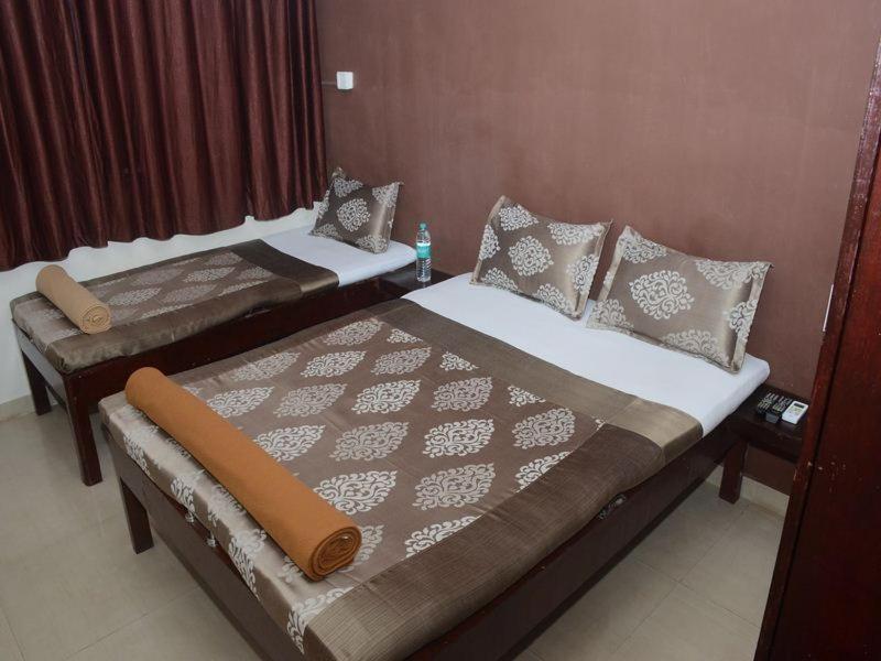 Nilraj Lodge Ratnāgiri Exterior foto
